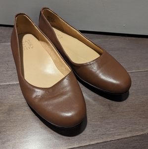 EUC Naturalizer Flats